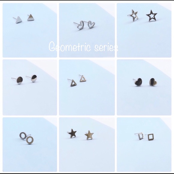 ♋️ Horoscope Stud Earrings - Picture 6 of 10